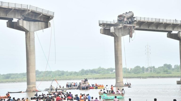 vadodara bridge collapse-SA